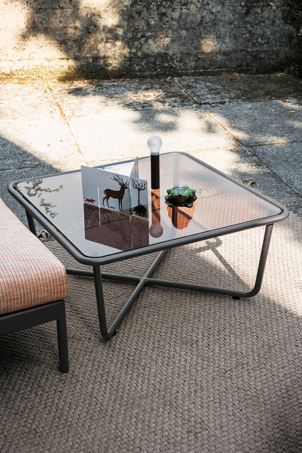 RODA Low Table Benches Sunglass 02
