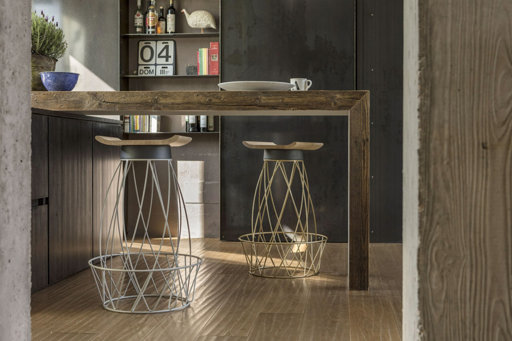 MOGG Tables Zio Tom Table 03