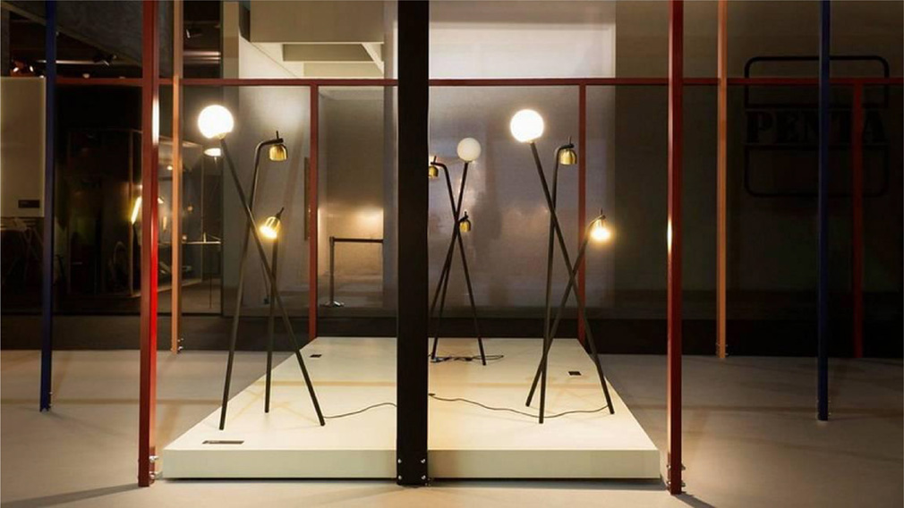 Fontana Arte Floor Lamps Tripod 02